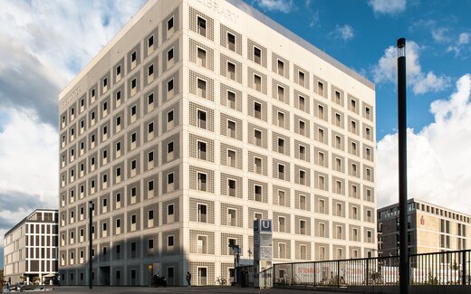 Stadtbibliothek Stuttgart modernes Gebäudedesign Modernes Bibliotheksgebäude mit Fensterfassade